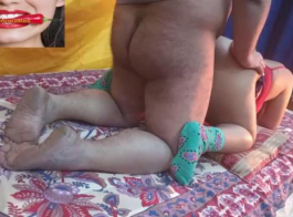 فتاة الأبنوس ، كيارا كول تقع على ركبتيها أمام جارها الأسود.