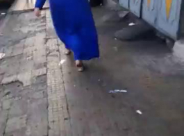 امرأة سمراء بصورة عاهرة في زي أسود مفصل، إغراق سارة البنوك خطوة الأب وكان الجنس البرية