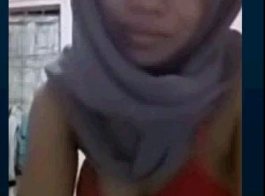 فتاة عربية على وشك ممارسة الجنس الشرجي مع رجل قابلته للتو