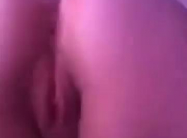 امرأة سمراء جميلة، ريمي لاكروكس حصلت مارس الجنس في وقت متأخر بعد الظهر وأعجبها كثيرا.